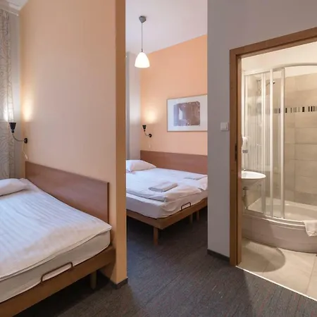 Hill Bed & Breakfast 2*