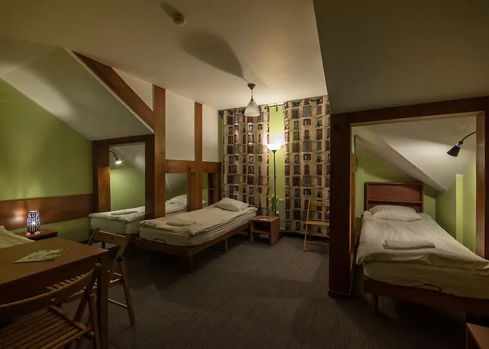 Hill Bed & Breakfast 2*