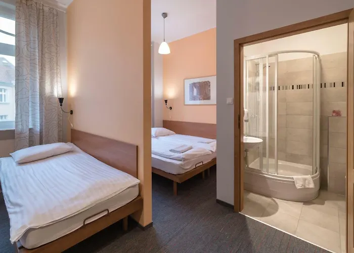 Hill Frühstückspension 2*